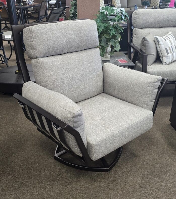 Aris Max Club Swivel Rocker