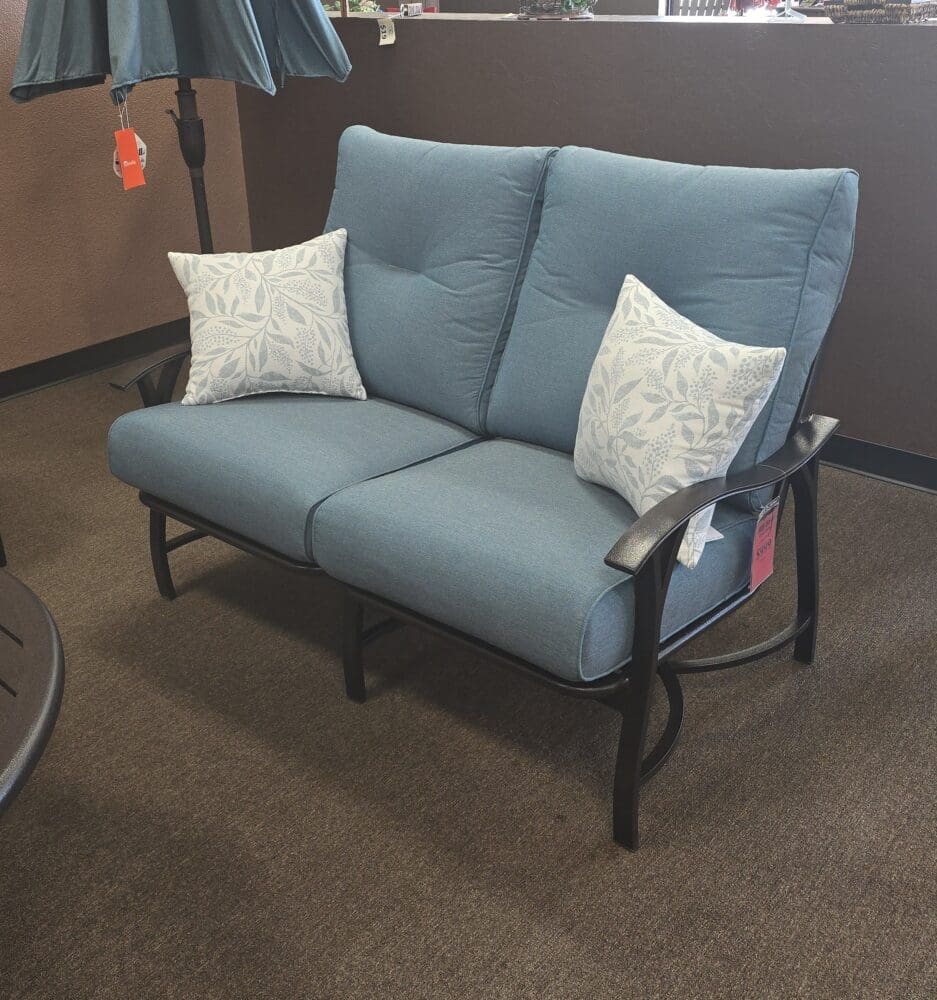 Wyoming Loveseat